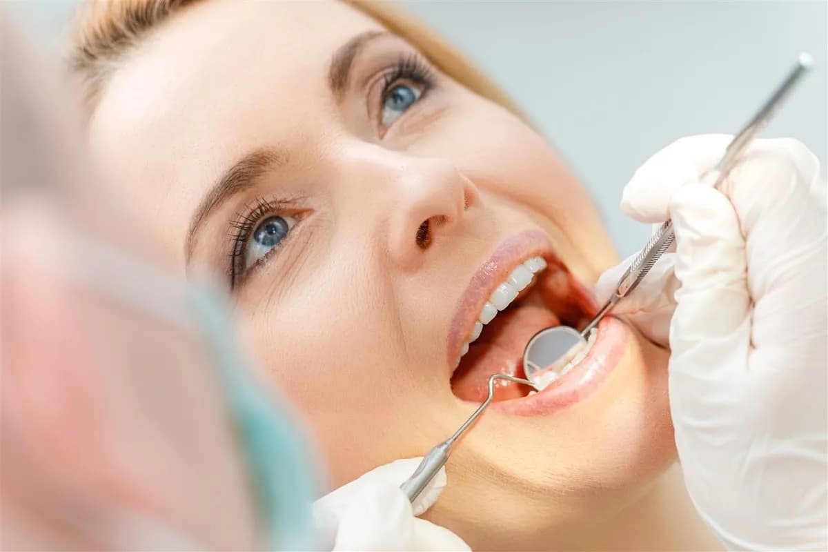 Dental Care East & West — foto uit de Google-vermelding van de praktijk