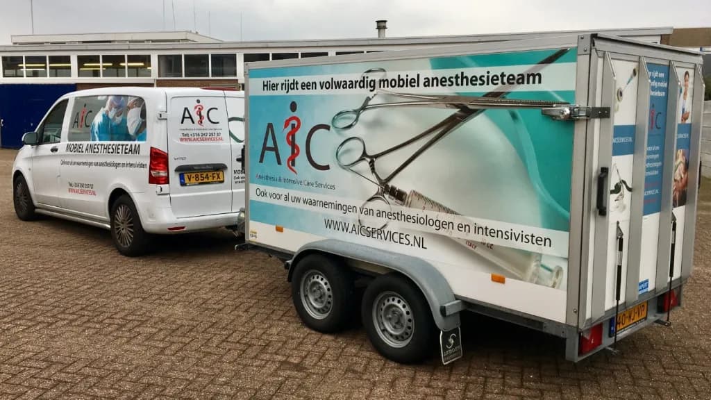 Dental Care East & West — foto uit de Google-vermelding van de praktijk