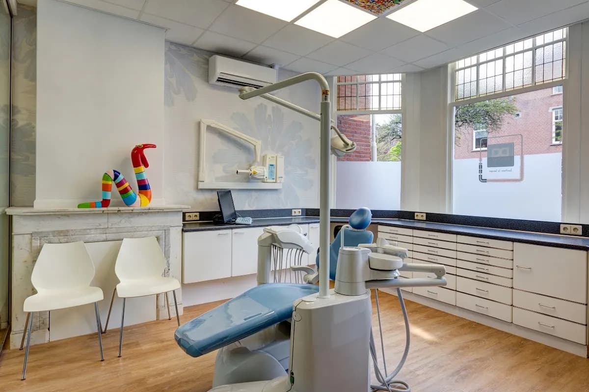 Dental Clinics Den Haag Thomsonlaan — foto uit de Google-vermelding van de praktijk