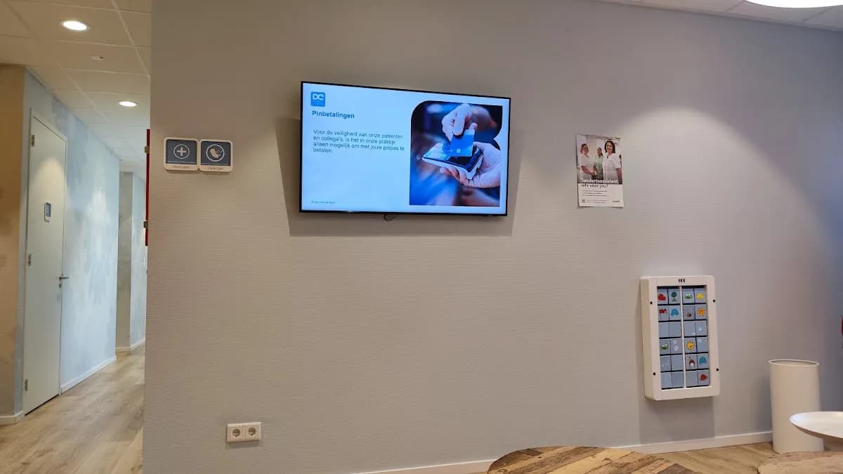 Dental Clinics Rotterdam Eudokiaplein — foto uit de Google-vermelding van de praktijk
