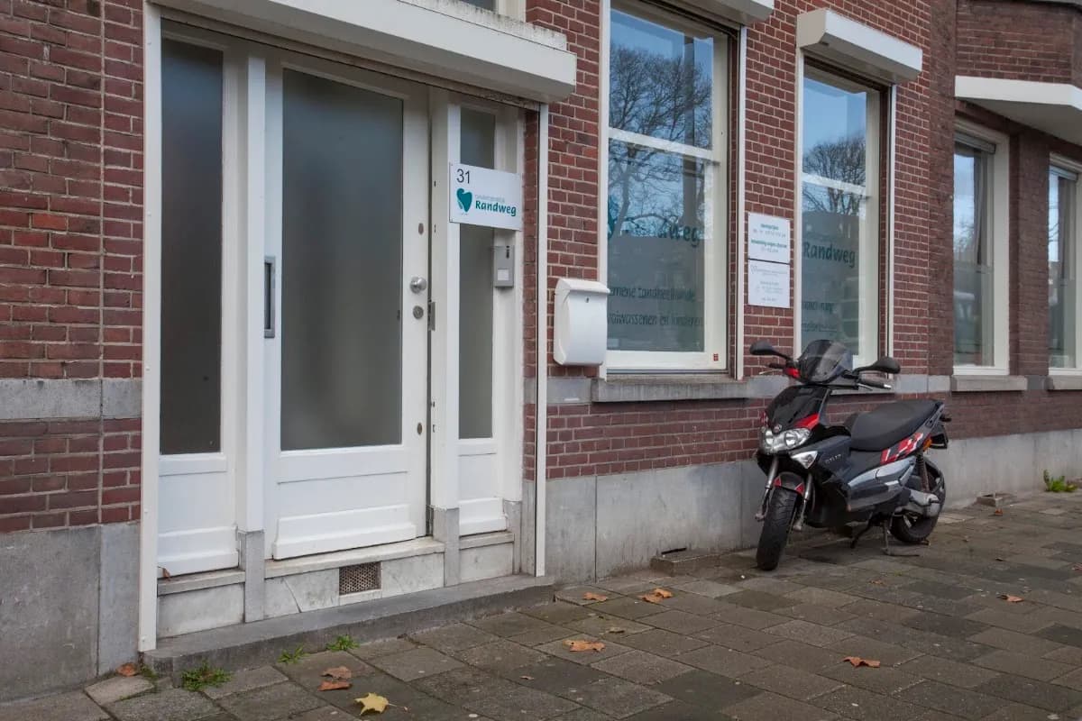 Kaakchirurgie Midden Delfland — foto uit de Google-vermelding van de praktijk