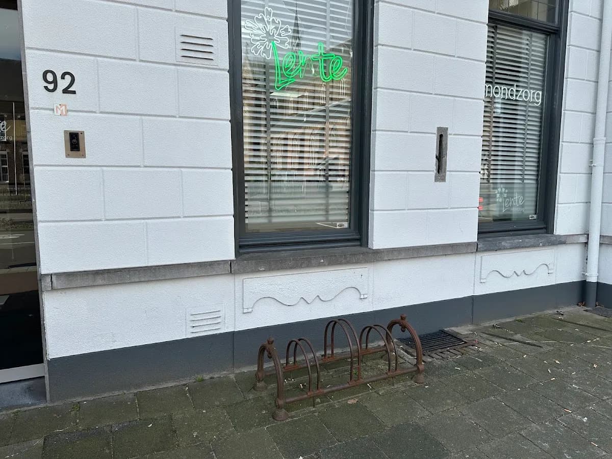 Lente mondzorg — foto uit de Google-vermelding van de praktijk