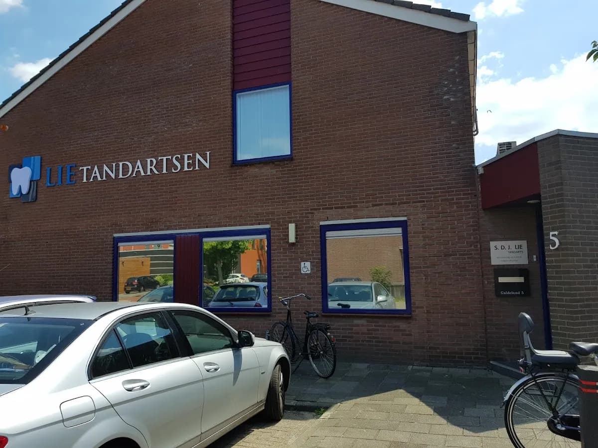 Lie Tandartsen — foto uit de Google-vermelding van de praktijk
