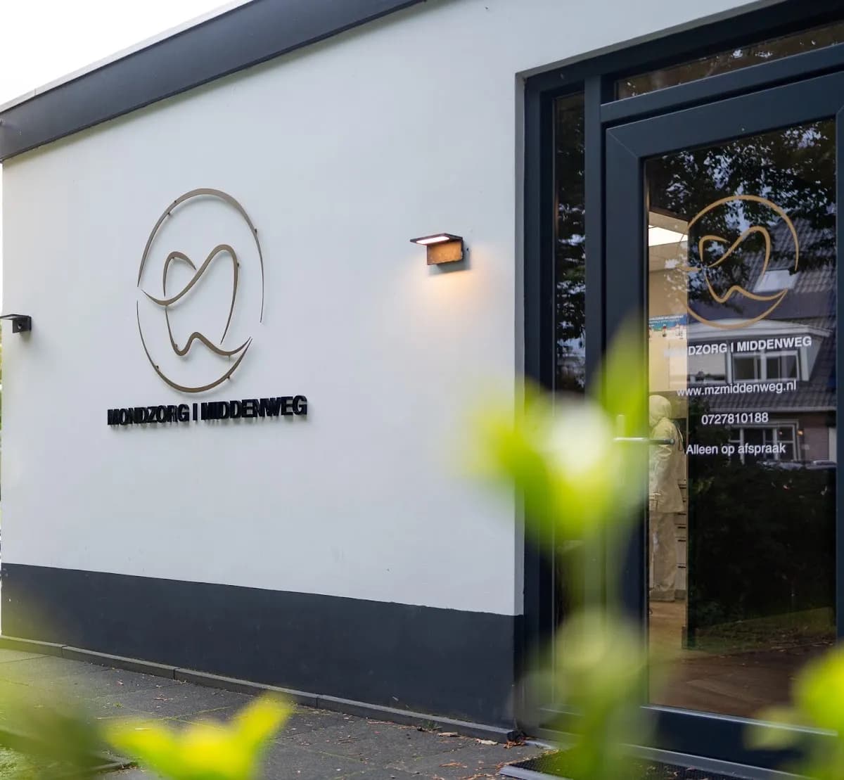 Mondzorg Middenweg — foto uit de Google-vermelding van de praktijk