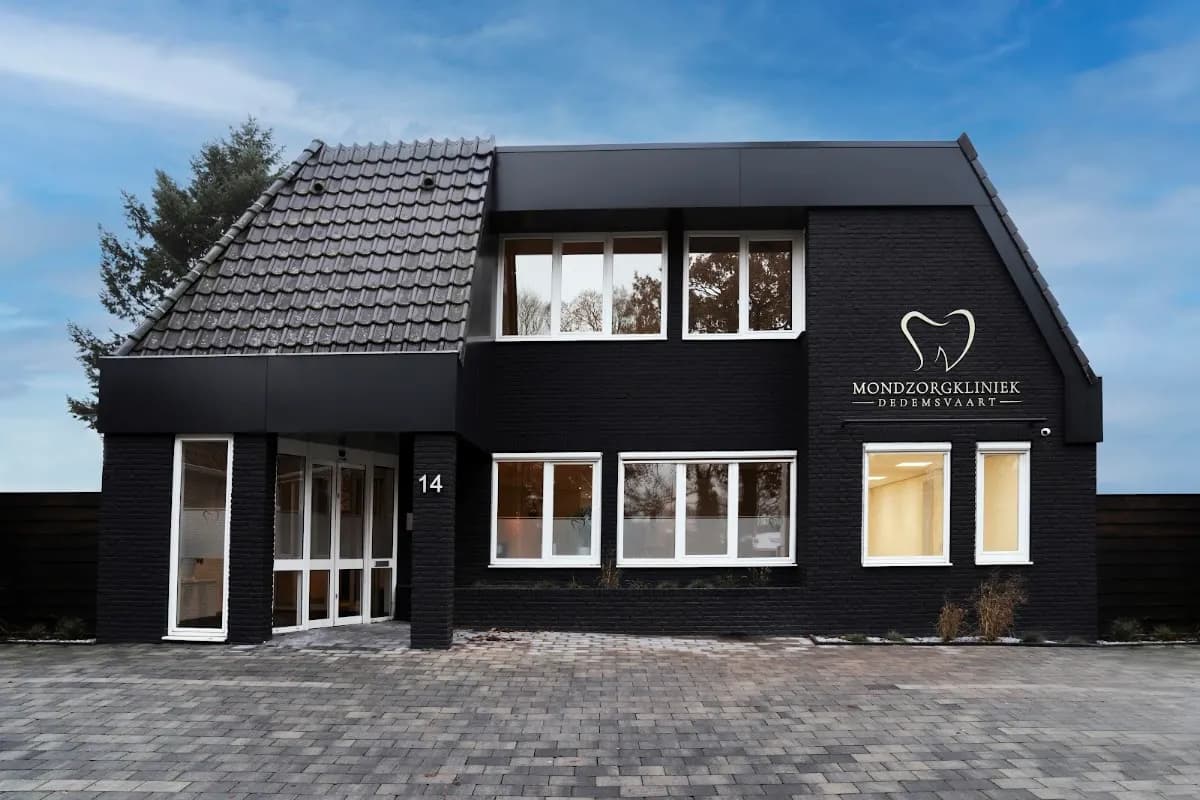 Mondzorgkliniek Dedemsvaart — foto uit de Google-vermelding van de praktijk