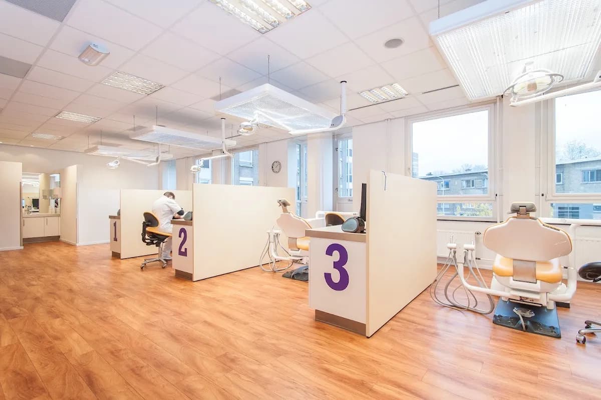 Orthocenter Loosduinen - Den Haag — foto uit de Google-vermelding van de praktijk