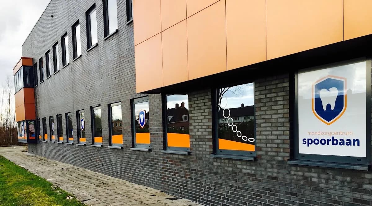 PUUR Mondzorg Spoorbaan — foto uit de Google-vermelding van de praktijk