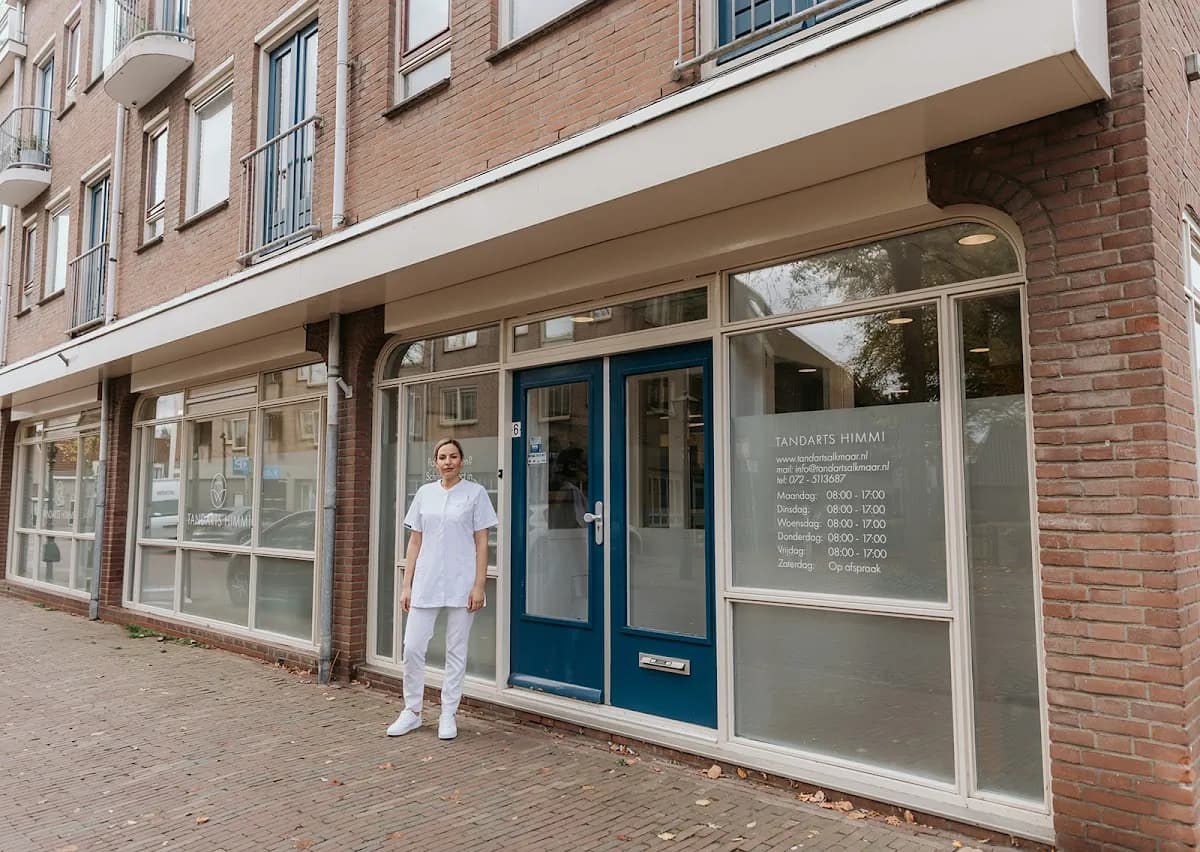 Tandarts Himmi — foto uit de Google-vermelding van de praktijk