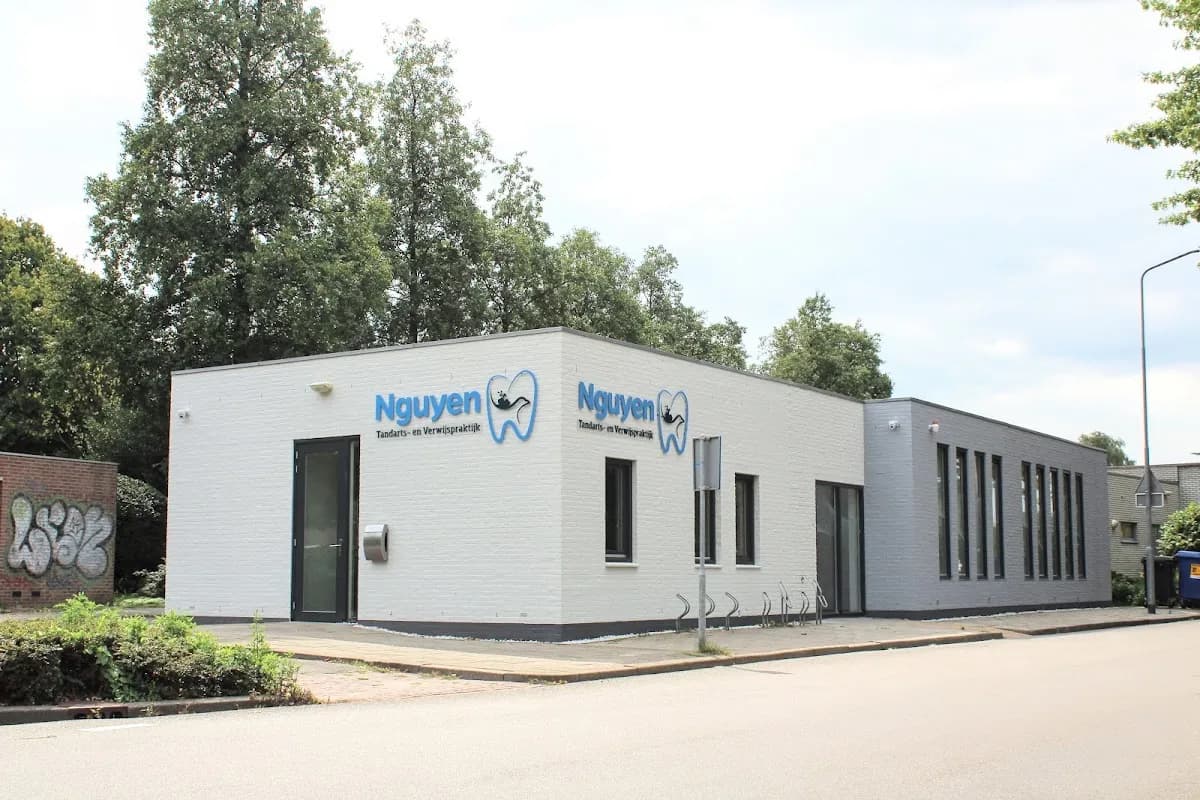 Tandarts Nguyen — foto uit de Google-vermelding van de praktijk
