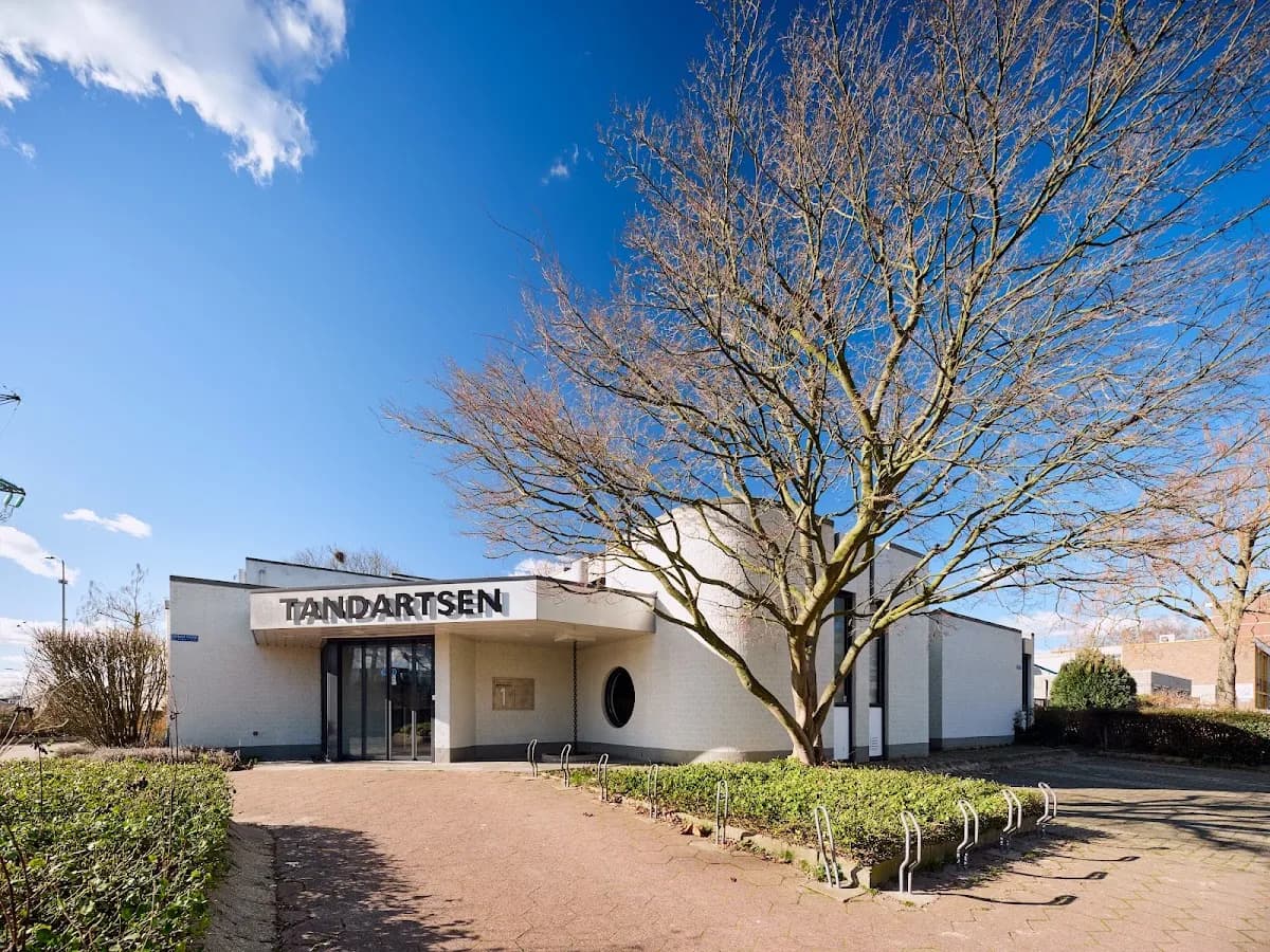 Tandartsenpraktijk Woenselse Heide — foto uit de Google-vermelding van de praktijk