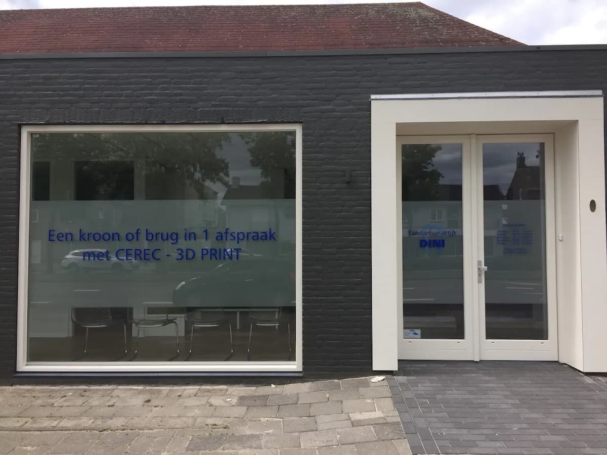 Tandartspraktijk Dini — foto uit de Google-vermelding van de praktijk