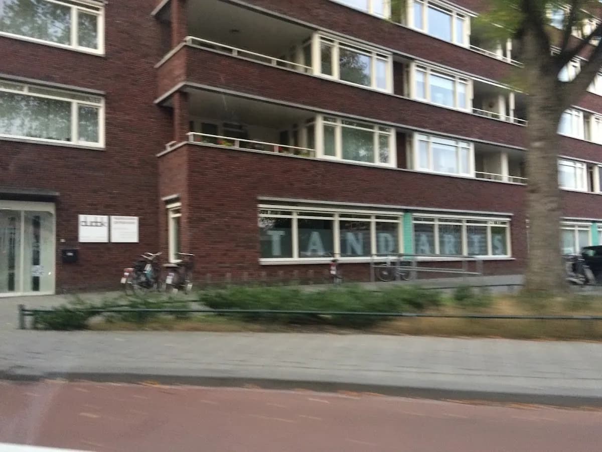Tandheelkundig centrum Dudok — foto uit de Google-vermelding van de praktijk
