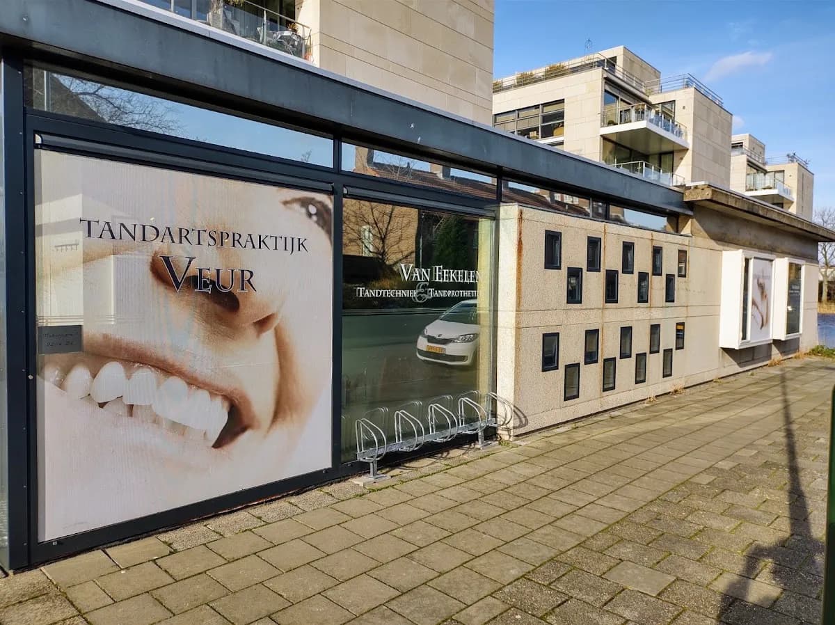 Tandheelkundig Centrum Veur — foto uit de Google-vermelding van de praktijk