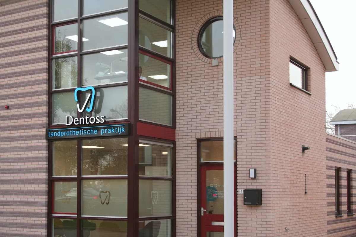 Tandprothetische Praktijk Dentoss — foto uit de Google-vermelding van de praktijk