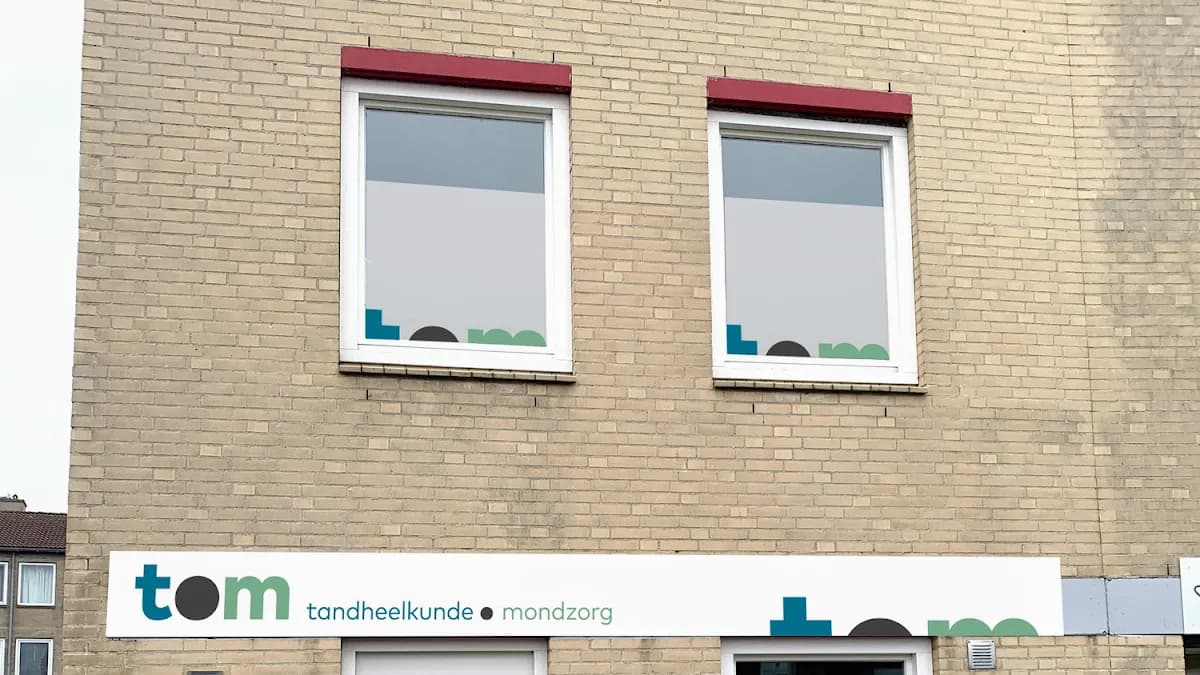 tom tandheelkunde • mondzorg — foto uit de Google-vermelding van de praktijk