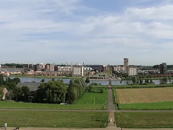 Barendrecht: een naoorlogse woonwijk aan de rand van de Rotterdamse regio