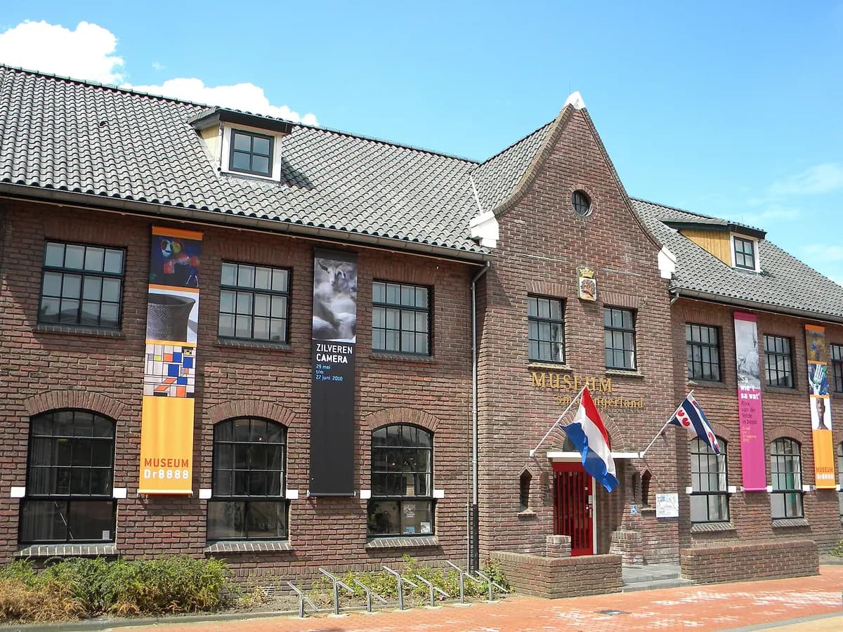 Drachten: een modern museum voor twintigste-eeuwse kunst