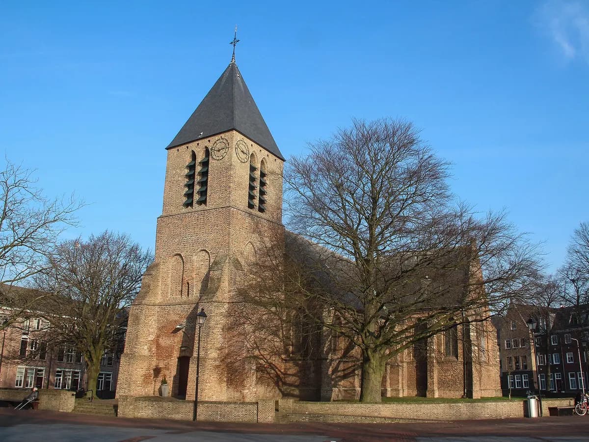 Spijkenisse: een laatgotische dorpskerk aan de oude dorpskern