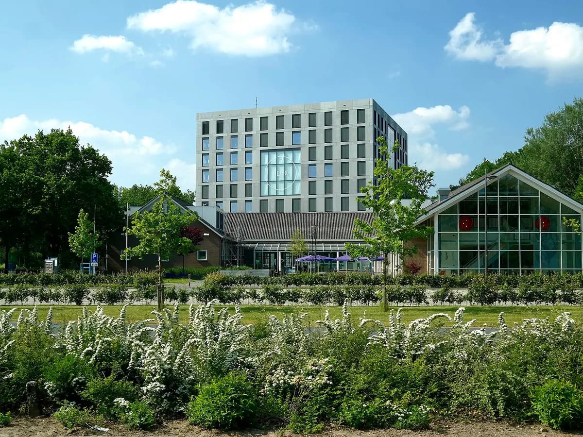Wageningen: moderne universiteitsgebouwen op een groene campus