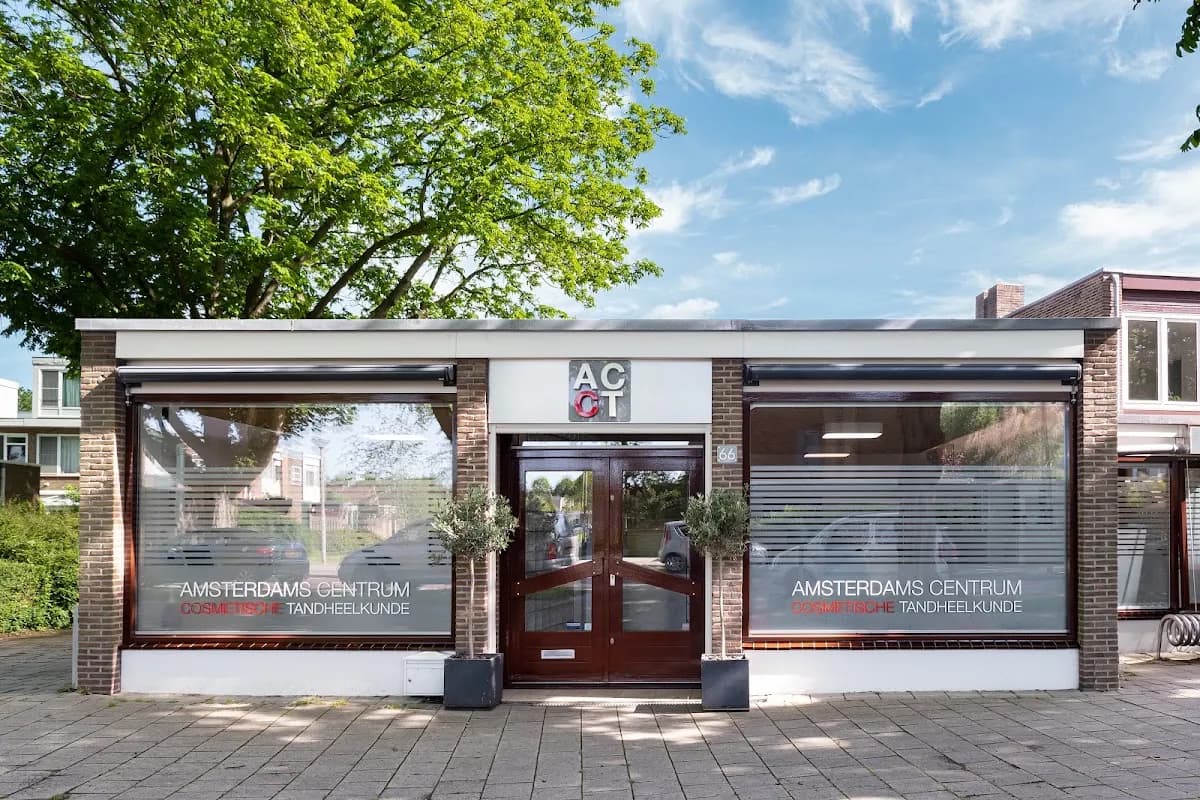 Amsterdams Centrum Cosmetische Tandheelkunde — foto uit de Google-vermelding van de praktijk