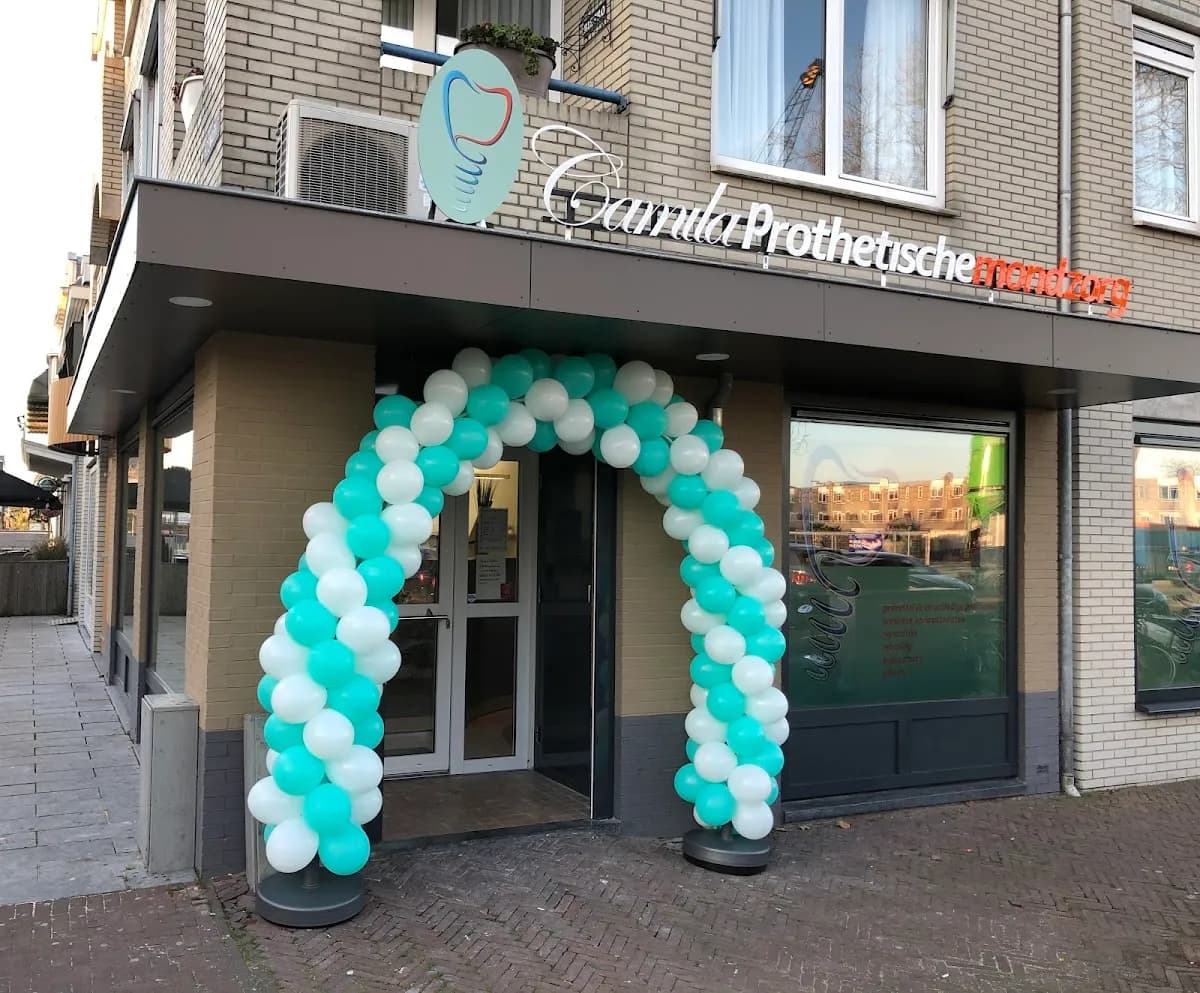 Camila Prothetische Mondzorg — foto uit de Google-vermelding van de praktijk