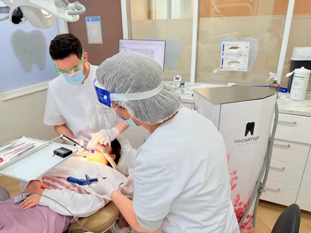 De Tandartsenkliniek RijswijkBuiten — foto uit de Google-vermelding van de praktijk