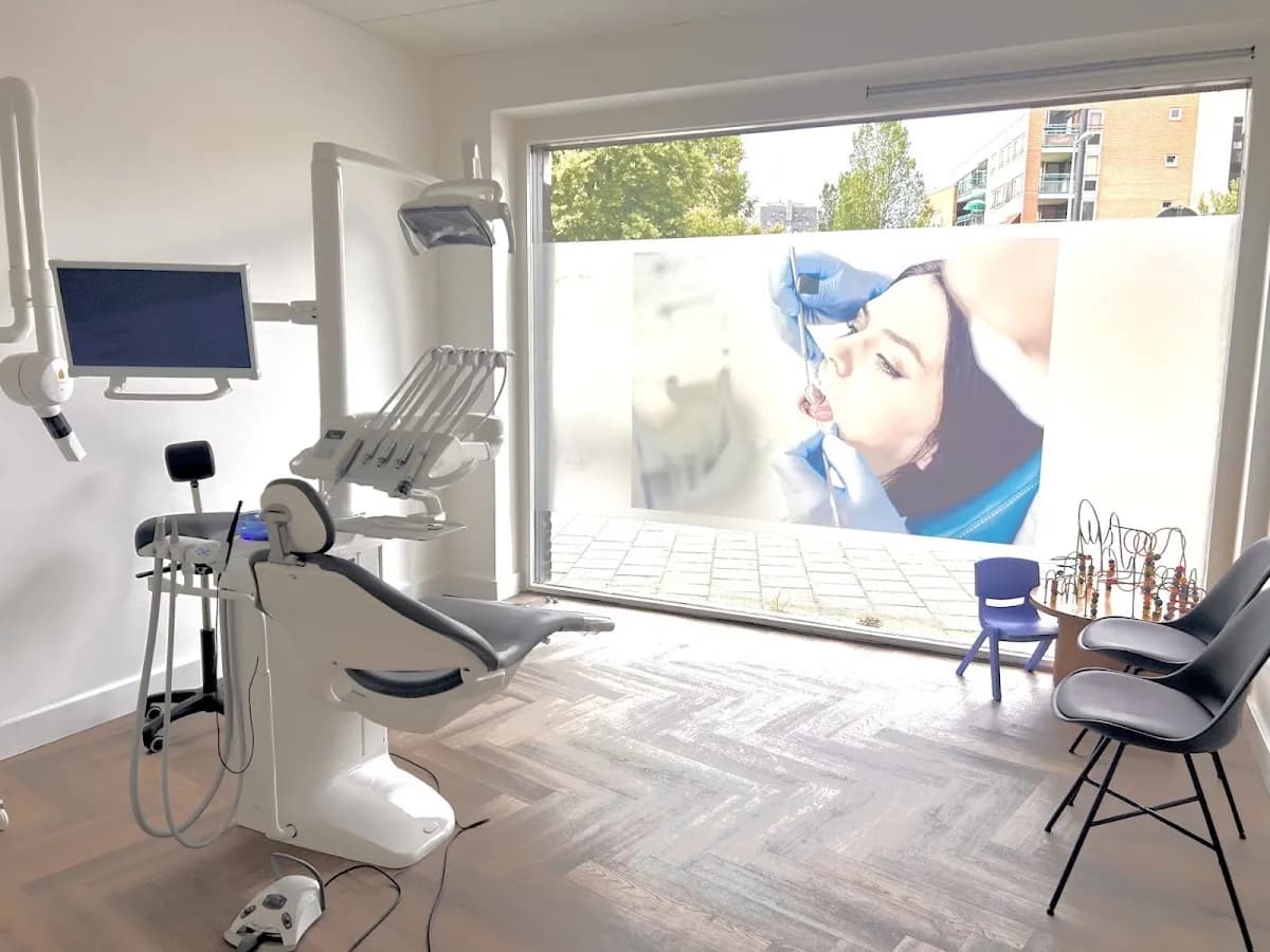 Dental Center Amsterdam — foto uit de Google-vermelding van de praktijk
