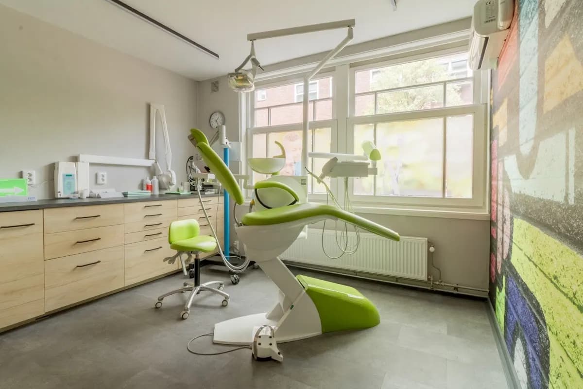 Dentique Clinics — foto uit de Google-vermelding van de praktijk
