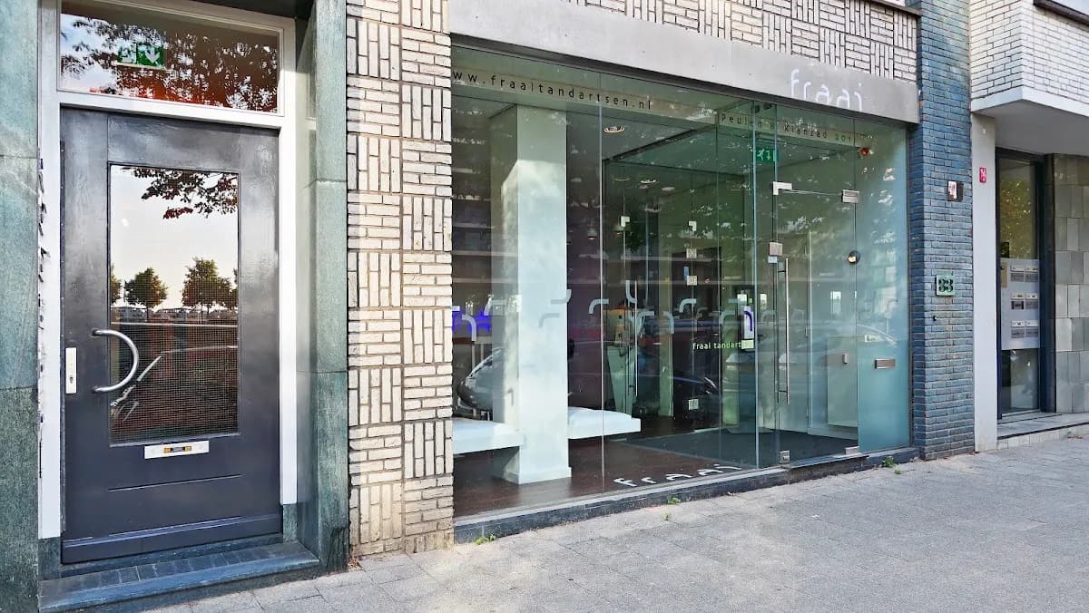 fraai tandartsen — foto uit de Google-vermelding van de praktijk