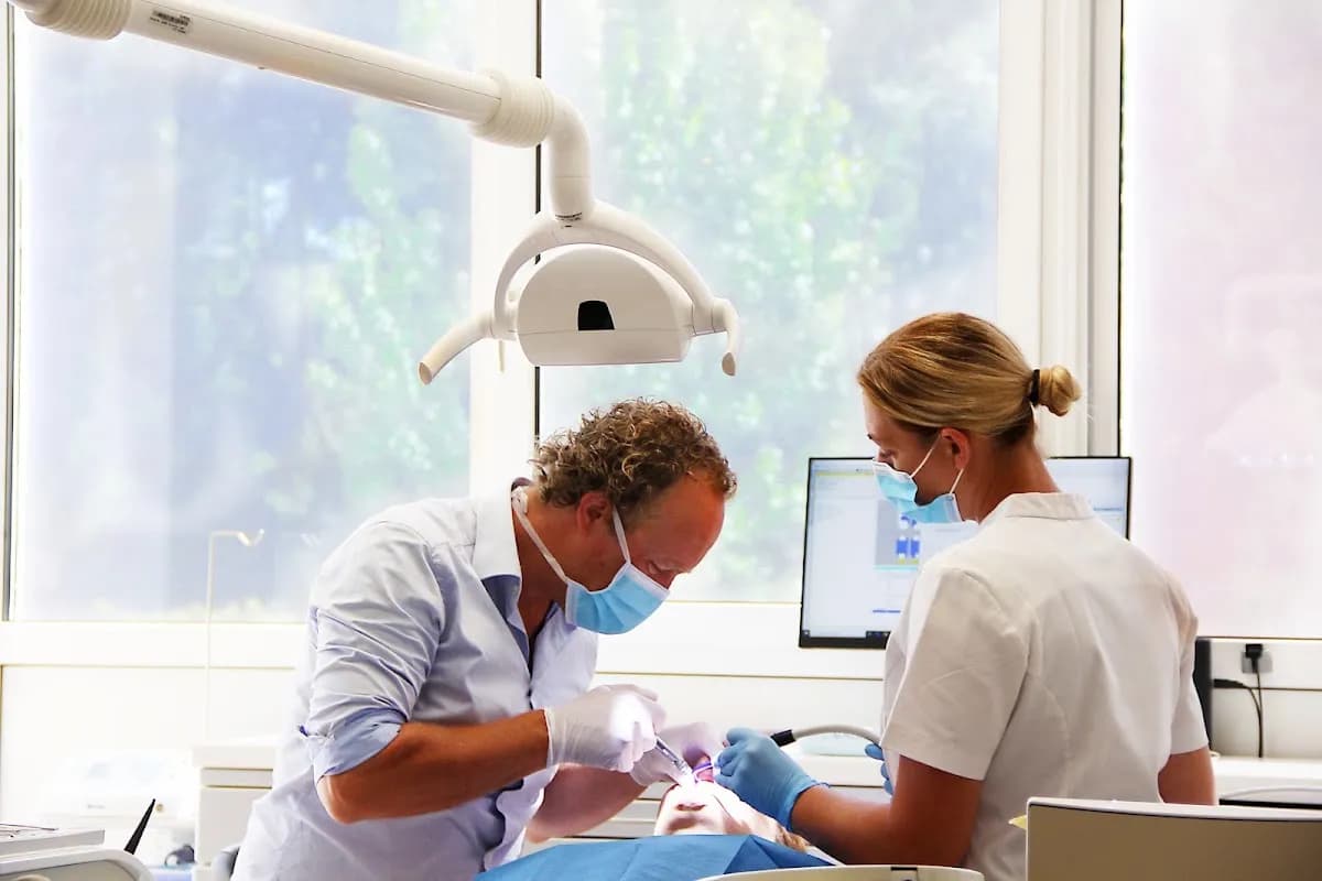 Implantologie — foto uit de Google-vermelding van de praktijk