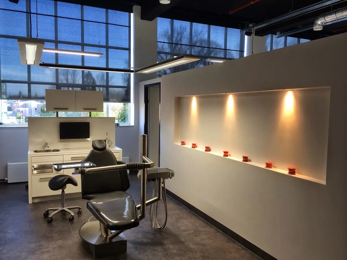 Orthodontist Almelo - Matthew Wiranto - Orthodontiepraktijk Almelo — foto uit de Google-vermelding van de praktijk