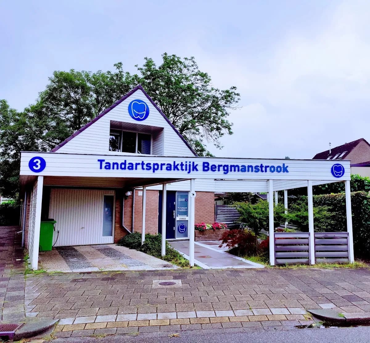 Tandartspraktijk Bergmanstrook — foto uit de Google-vermelding van de praktijk