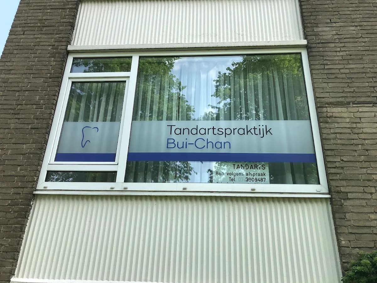 Tandartspraktijk Bui-Chan — foto uit de Google-vermelding van de praktijk