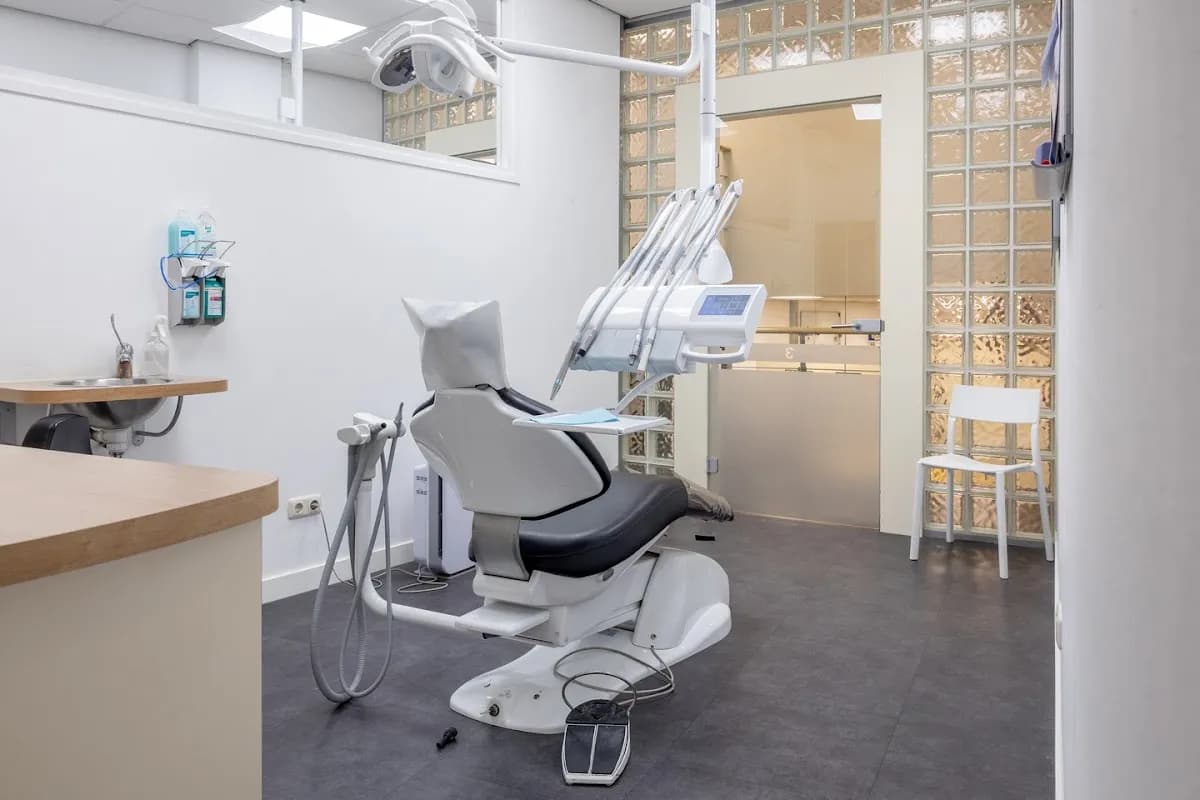 Tendens tandartsen — foto uit de Google-vermelding van de praktijk