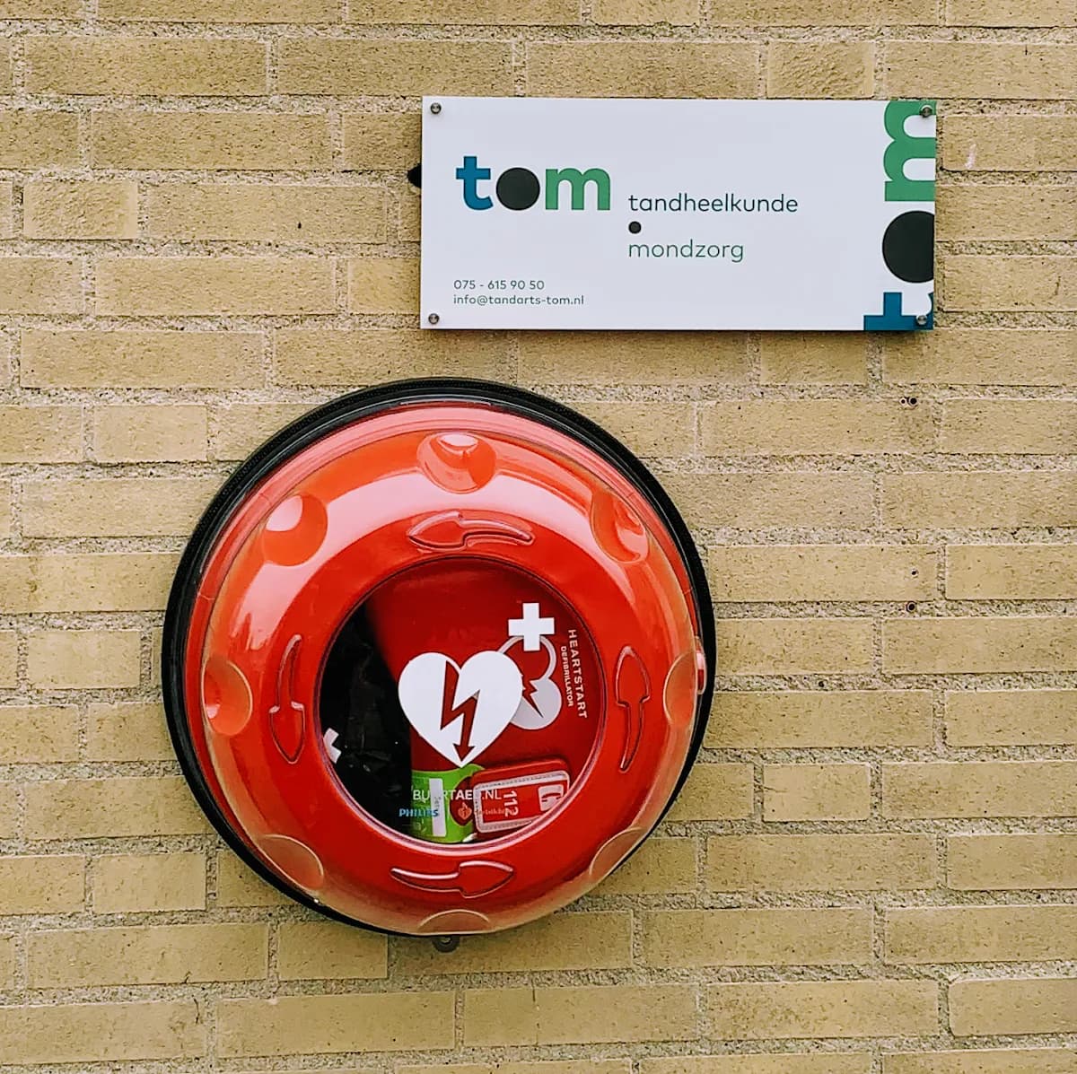 tom tandheelkunde • mondzorg — foto uit de Google-vermelding van de praktijk